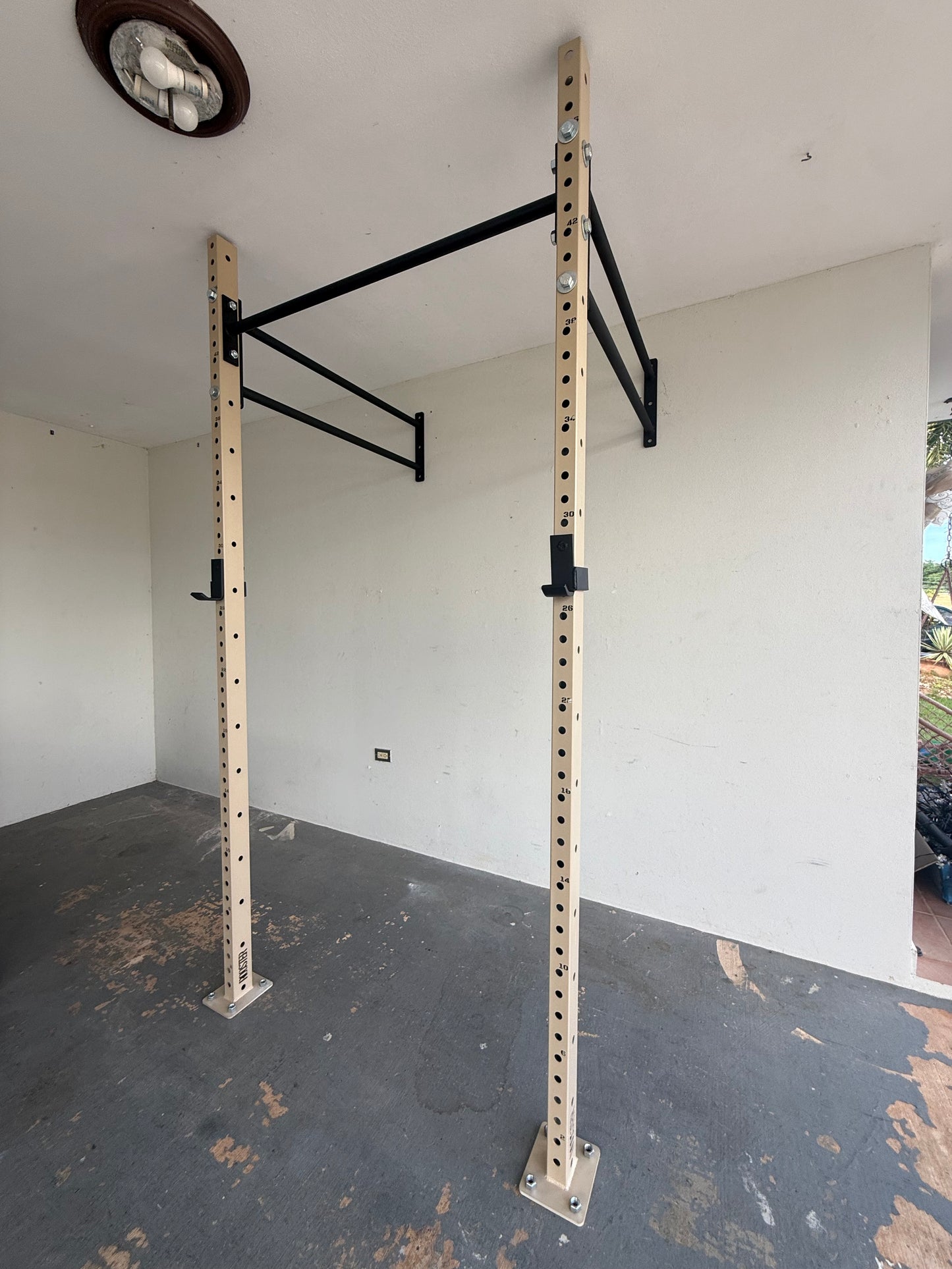 Rooster Wall Mounted Rack WMR-R