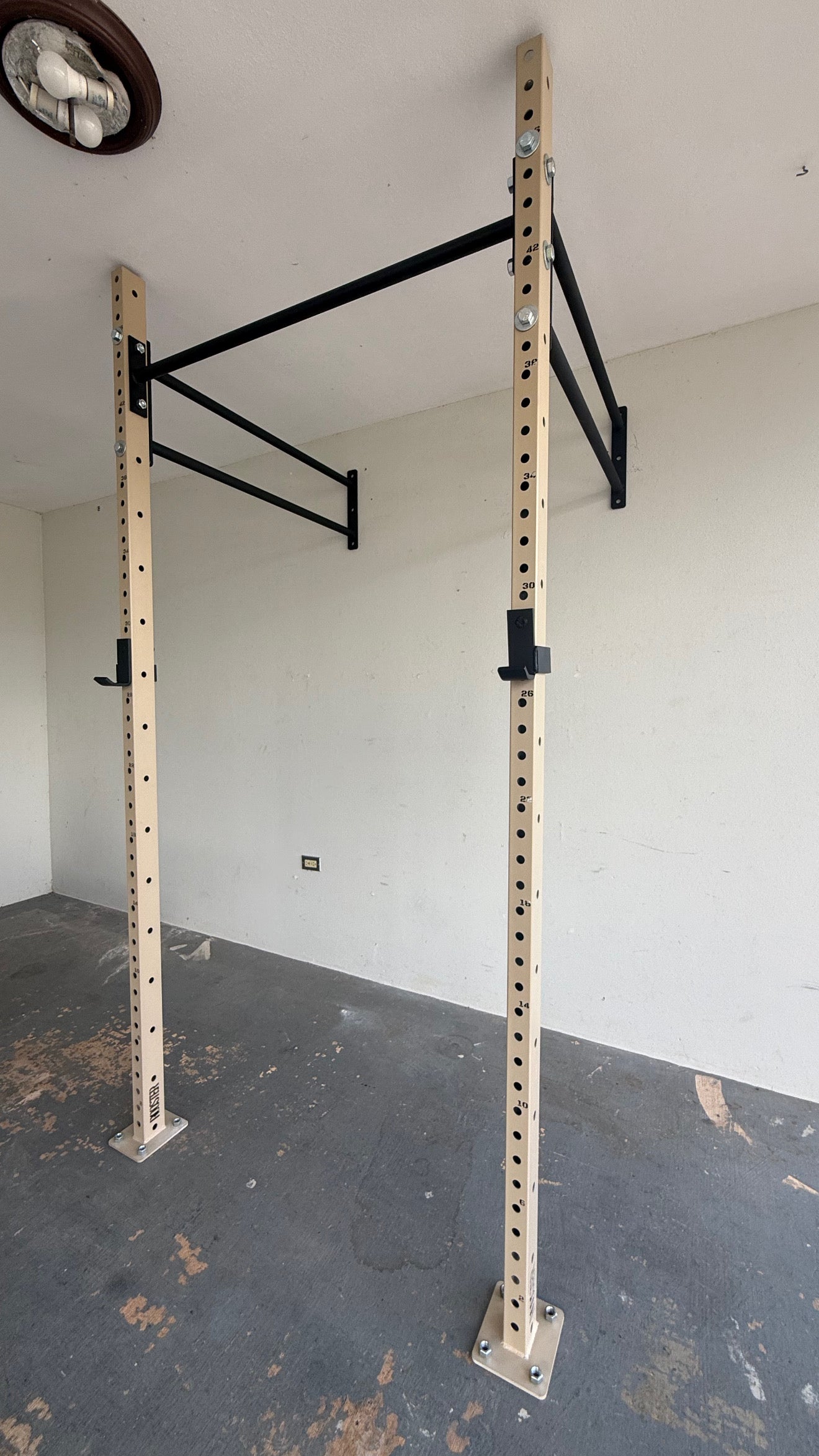 Rooster Wall Mounted Rack WMR-R