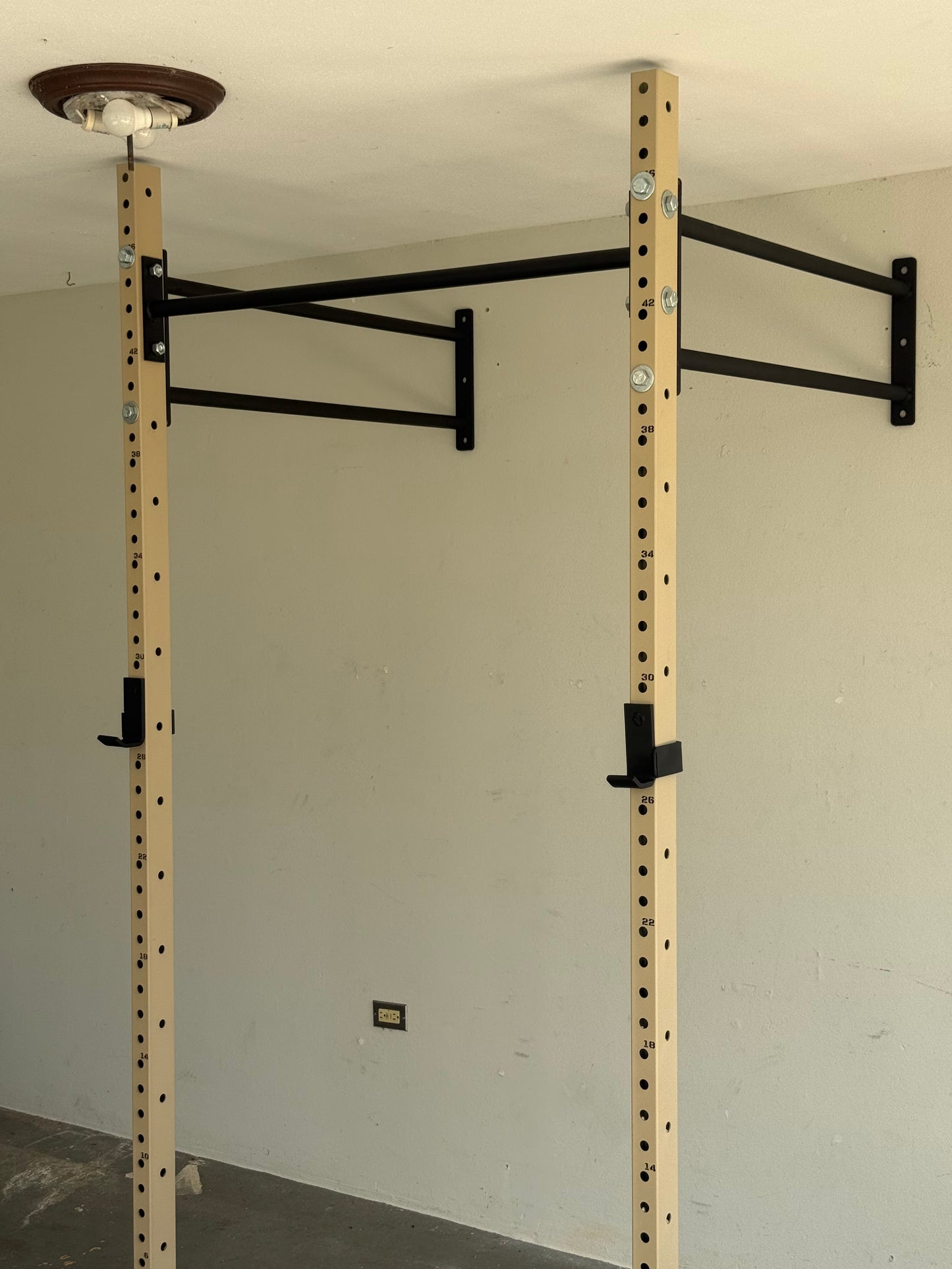 Wall-Mounted Rack (BF)